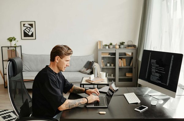 Quels sont les coûts associés à la gestion d'un programme de fidélité?